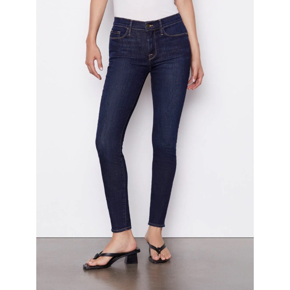 Frame Le Skinny de Jeanne in Queens Way